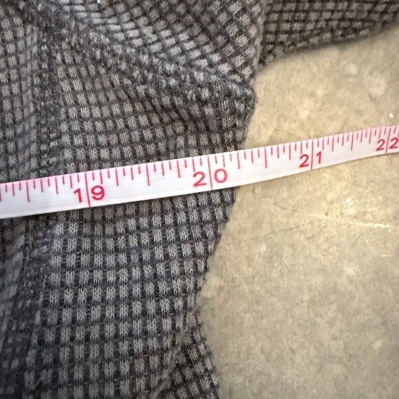 Tommy Bahama Gray Textured Long Sleeve Shirt – Size Medium - Picture 8 of 9